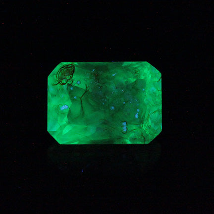 Hyalite Opal (Opal-AN)
("Blood Vessel Opal")