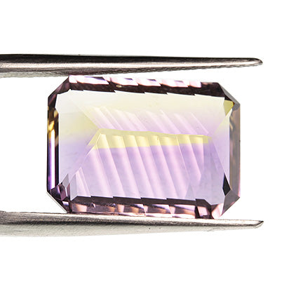 Ametrine
(natural bi-color Quartz)