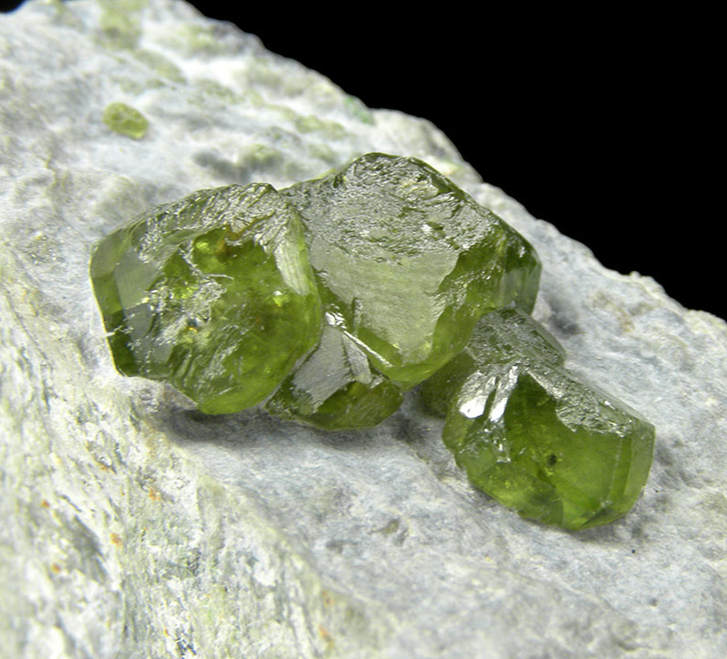 Andradite (var - Demantoid)