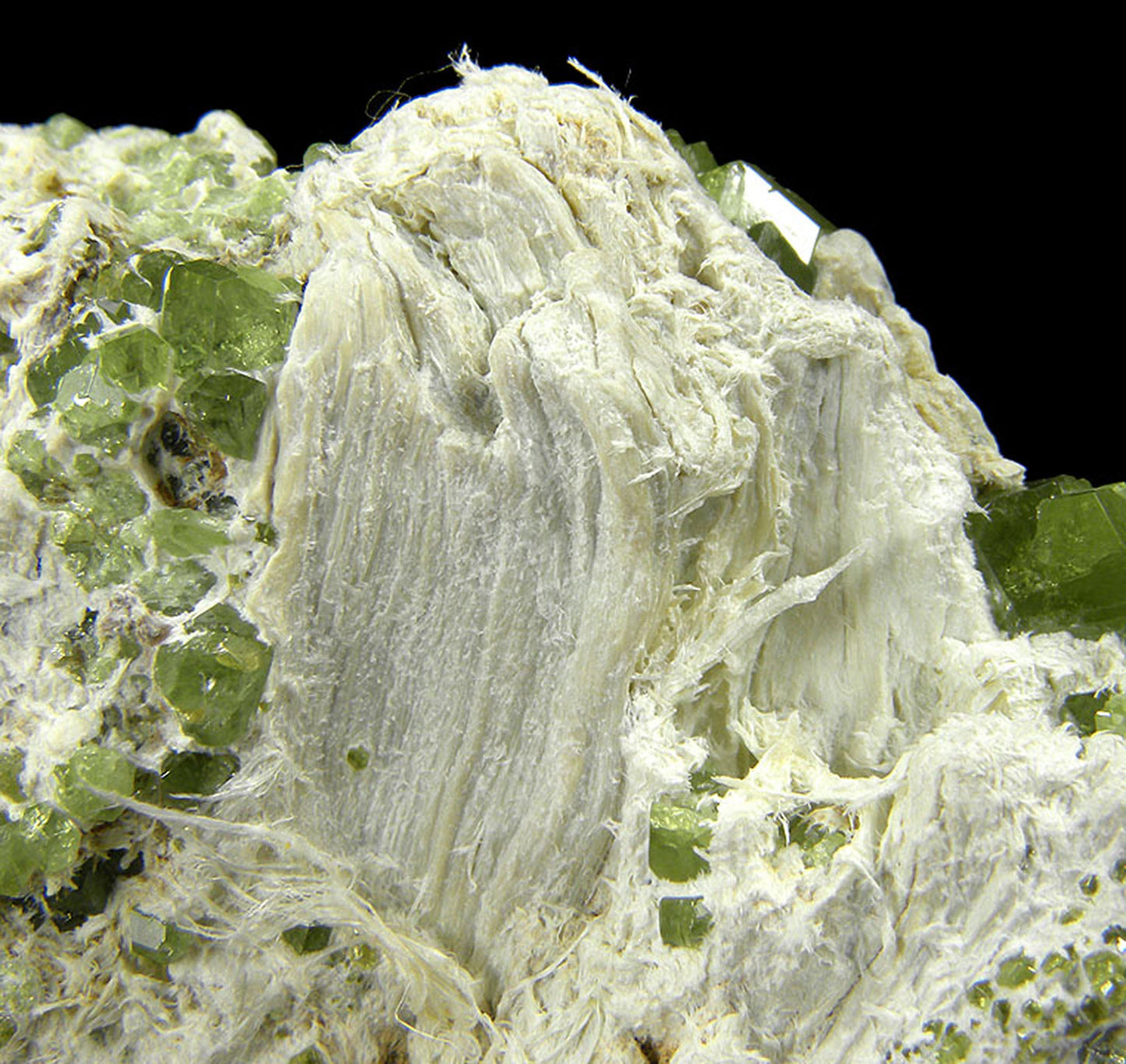 Andradite (var - Demantoid)