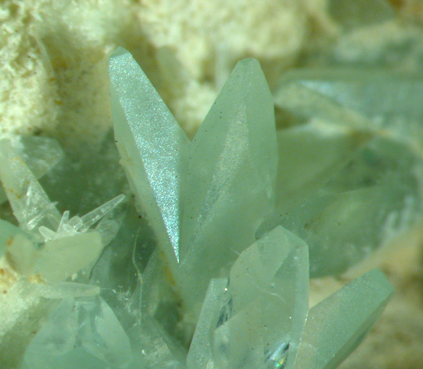 Phosphophyllite with Siderite & Sphalerite