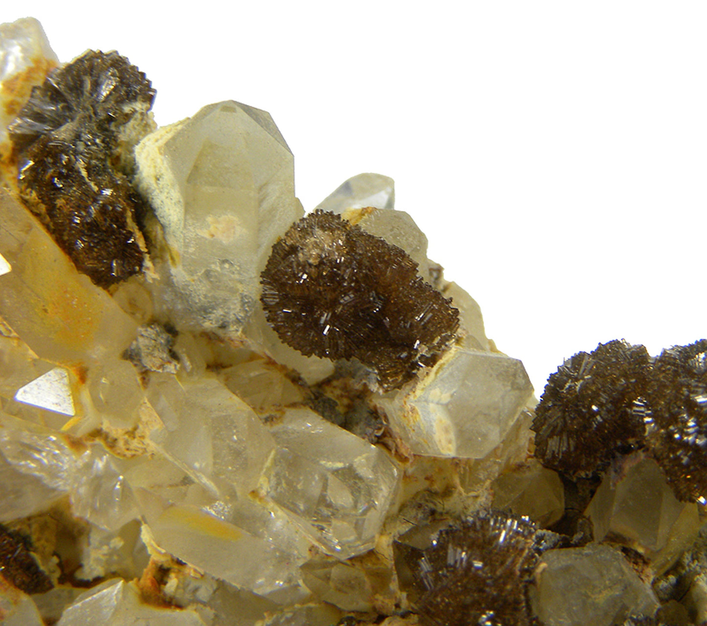 Childrenite on Quartz