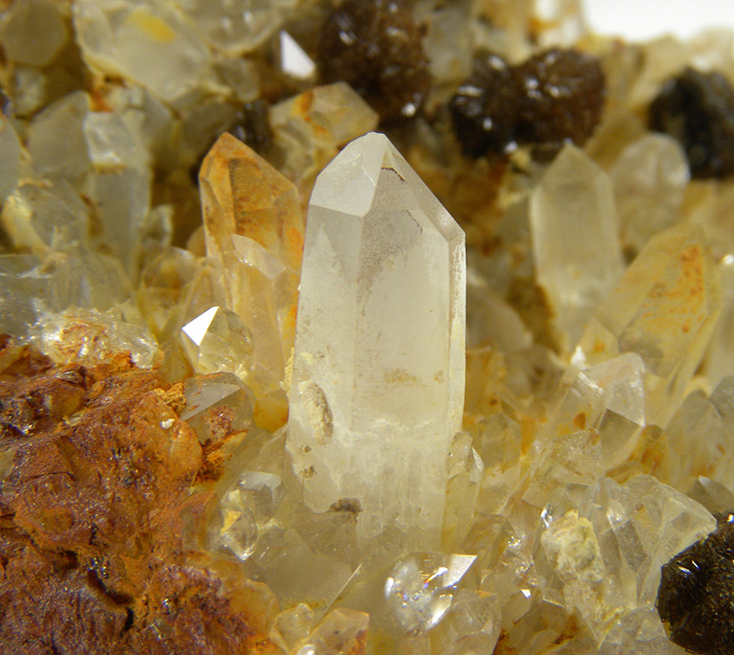 Childrenite on Quartz