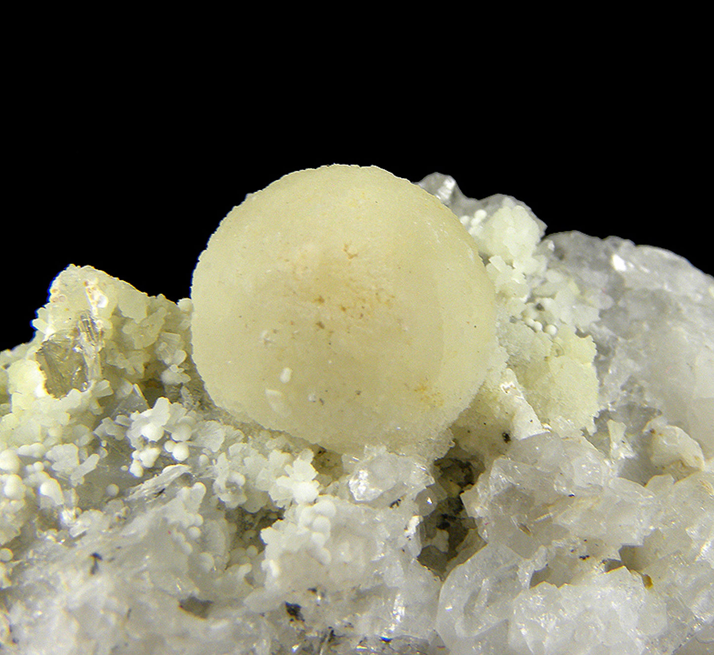 Wavellite on Quartz