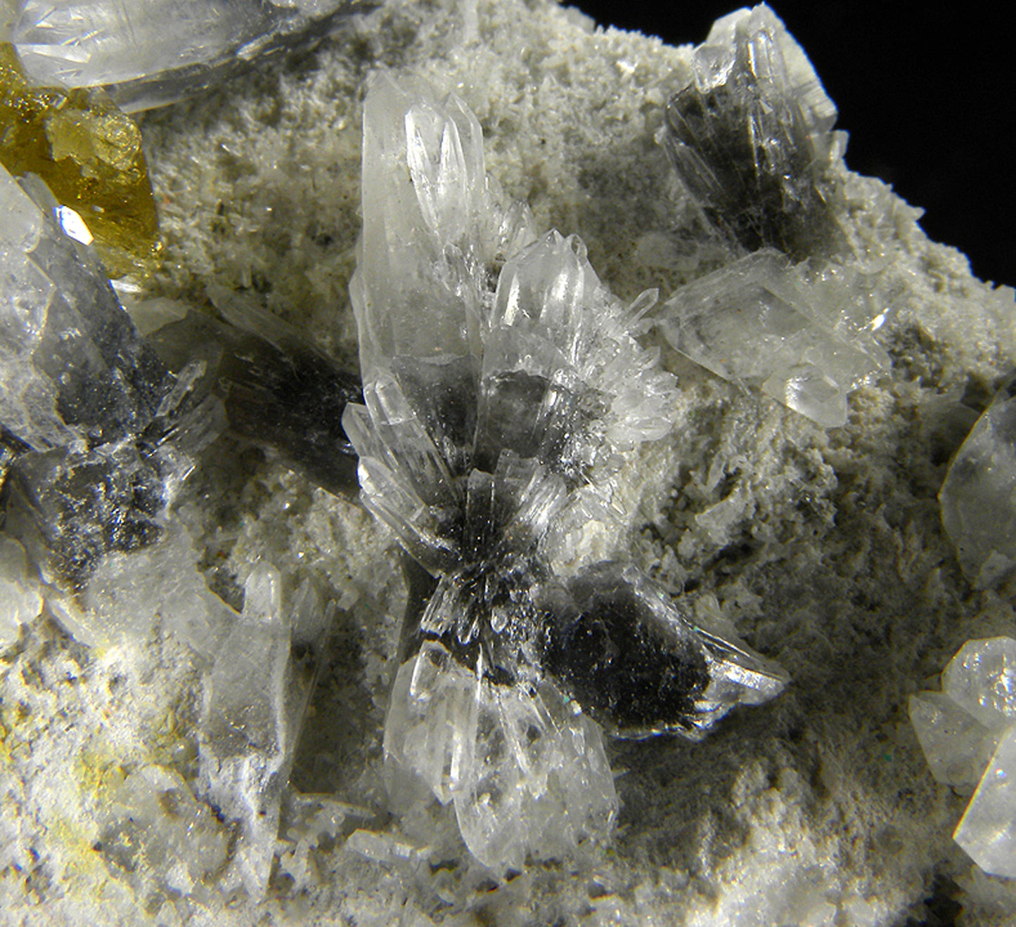 Augelite with Quartz and Jamesonite(?)