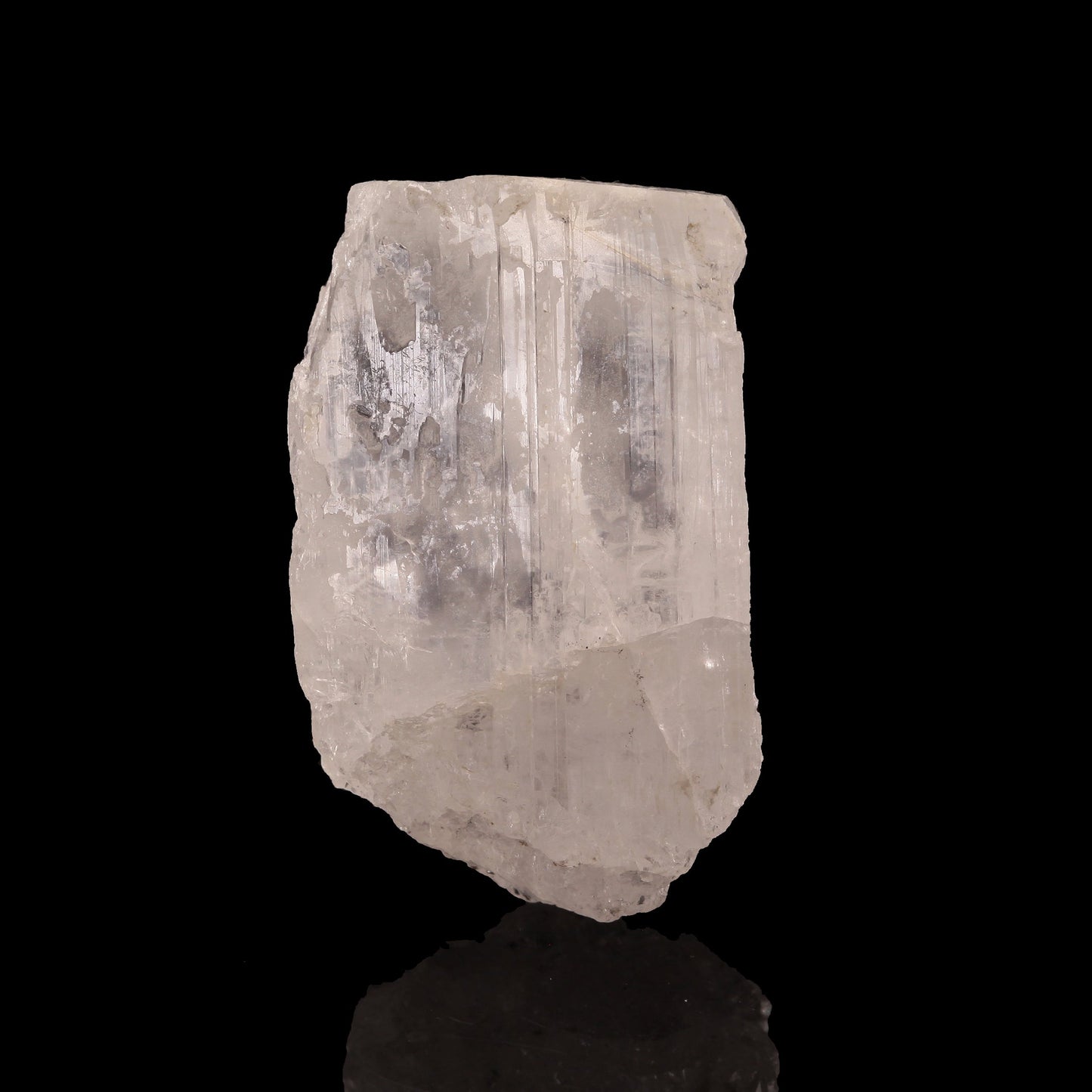 Hambergite
(gemmy twinned crystal)