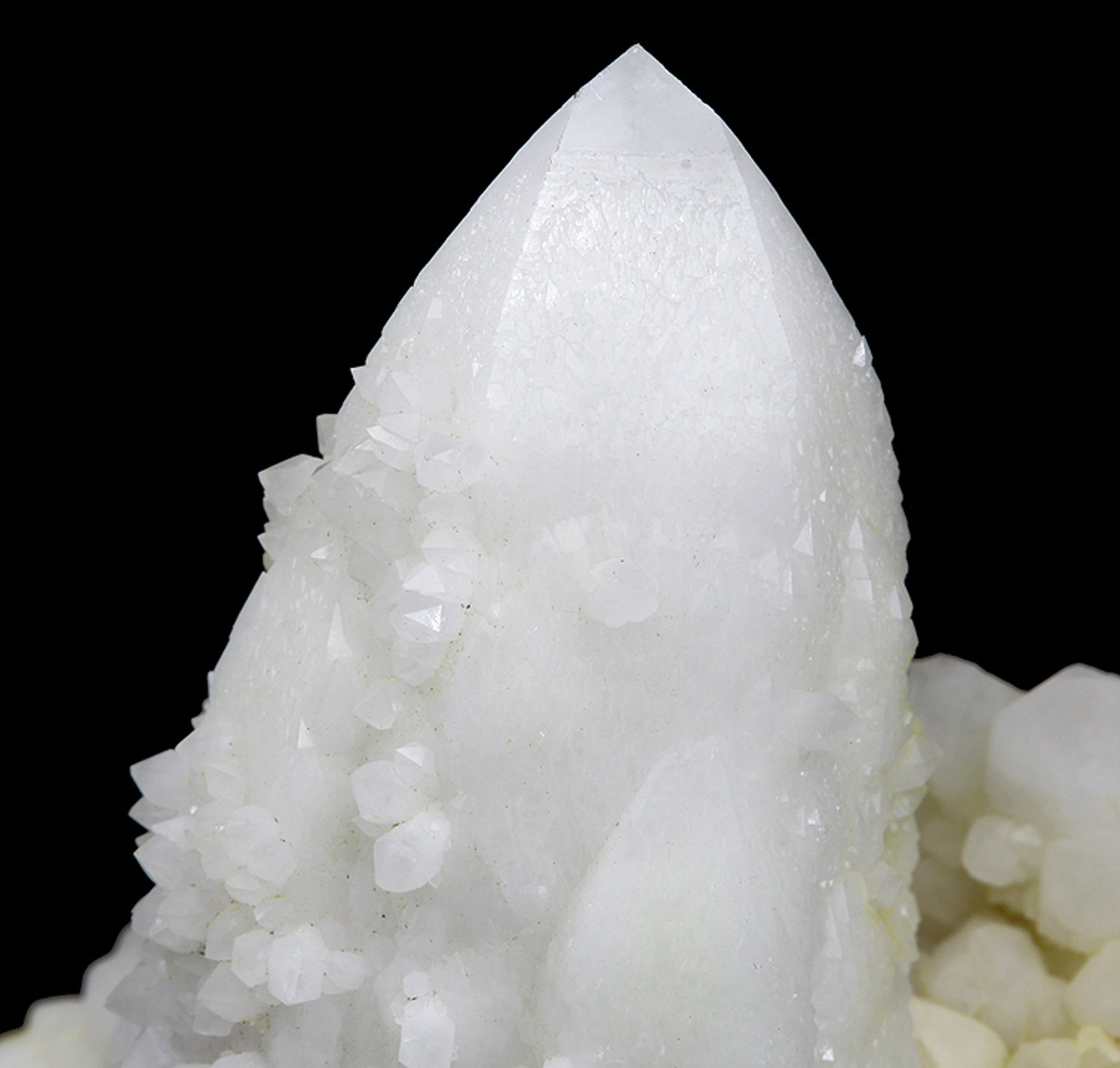 Quartz (var: Milky Quartz)