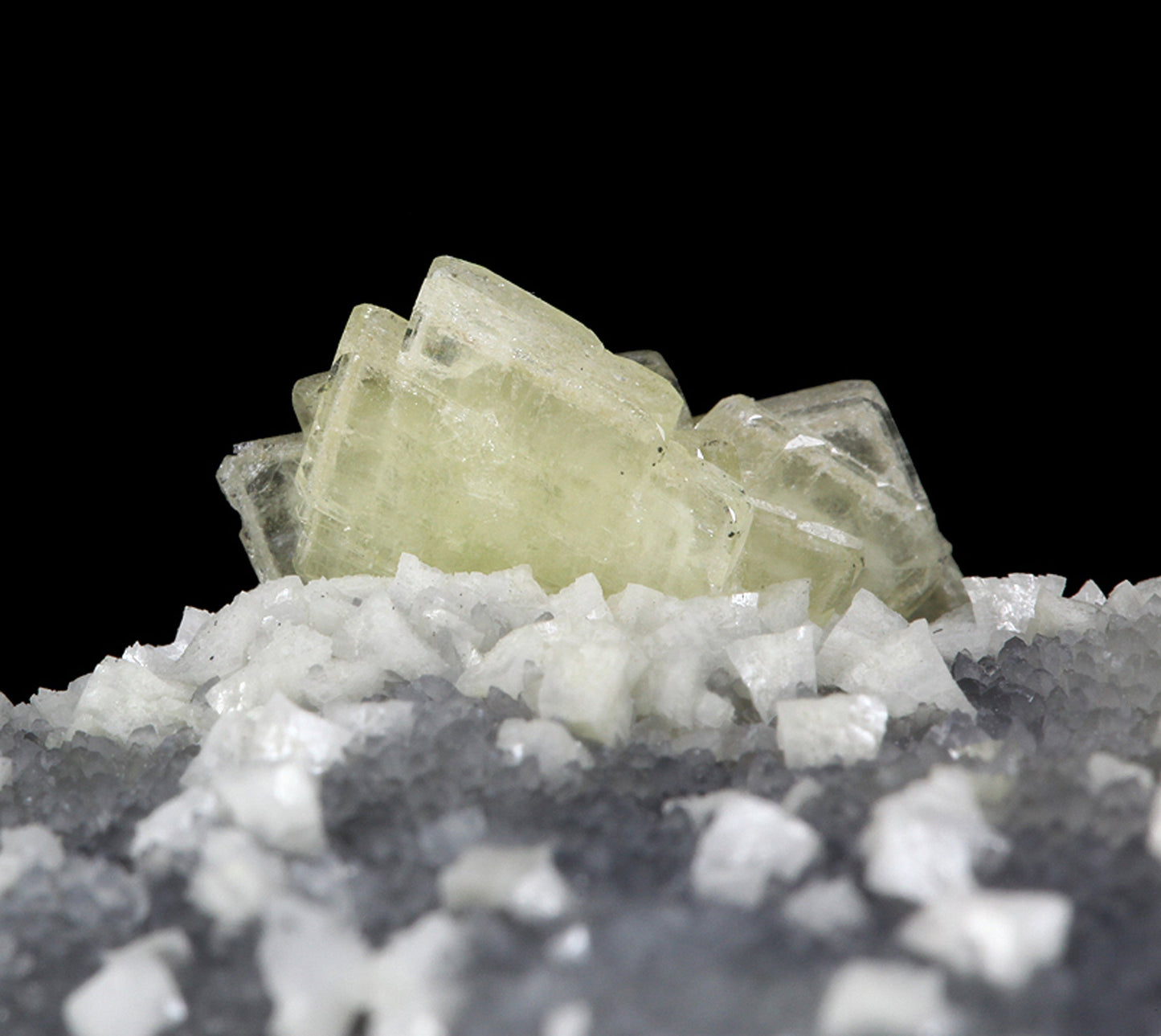 Baryte on Dolomite