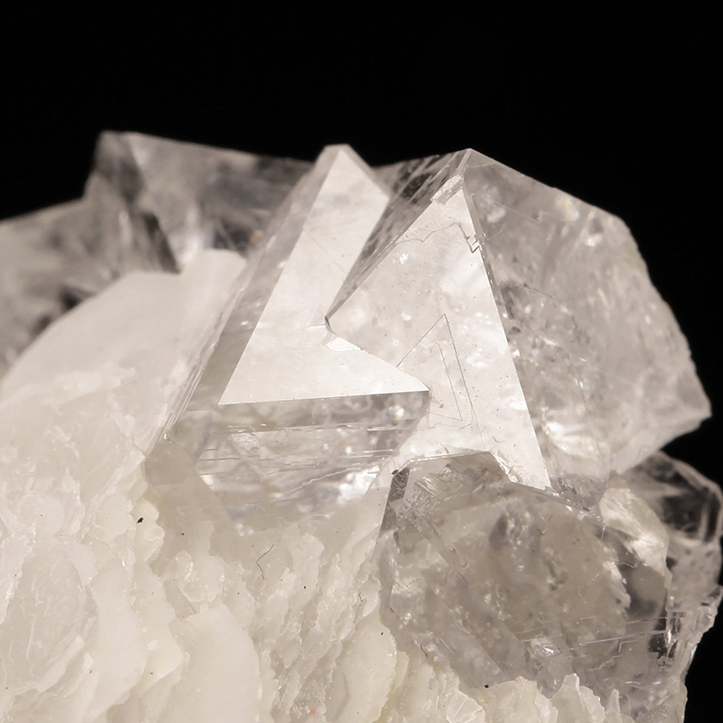 Fluorite with Calcite
(GEM "ice" crystals)