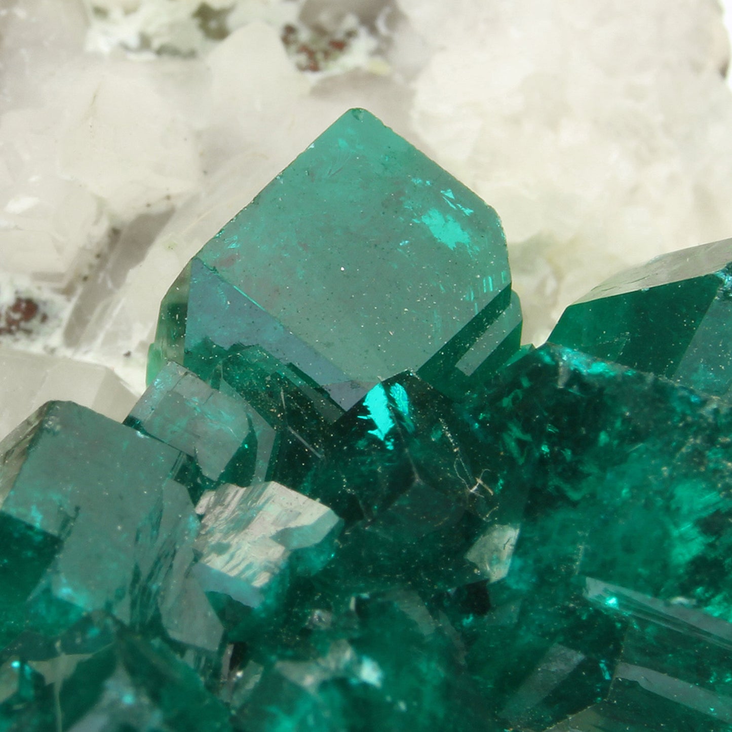 Dioptase on Calcite