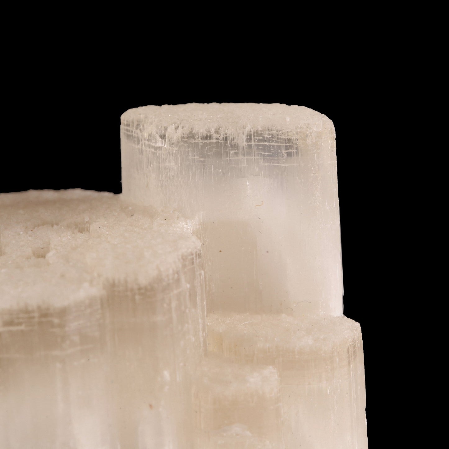 Beryllonite