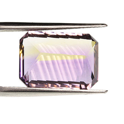 Ametrine 
(natural bi-color Quartz)