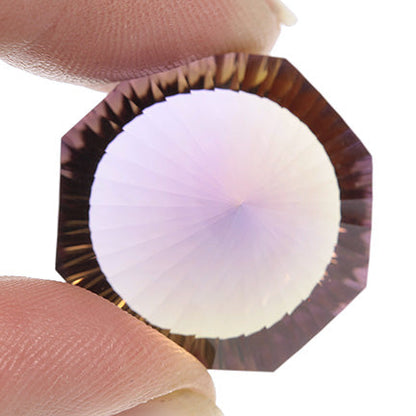 Ametrine 
(natural bi-color Quartz)
