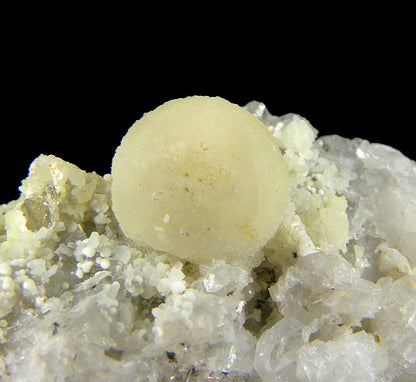 Wavellite on Quartz