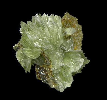 Ludlamite with Siderite on Pyrite