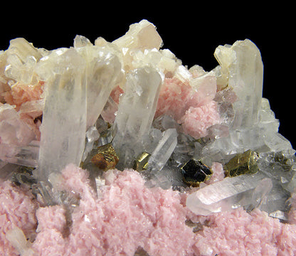 Rhodochrosite with Stilbite(!), Chalcopyrite and Quartz