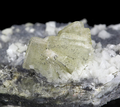Baryte on Dolomite