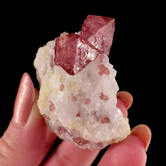 Spinel (3 twins!) on matrix