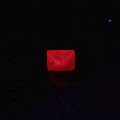 Spinel (Ruby Spinel) 
("floater")