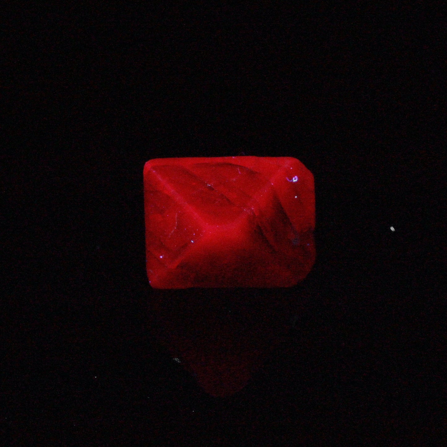 Spinel (Ruby Spinel) 
("floater")